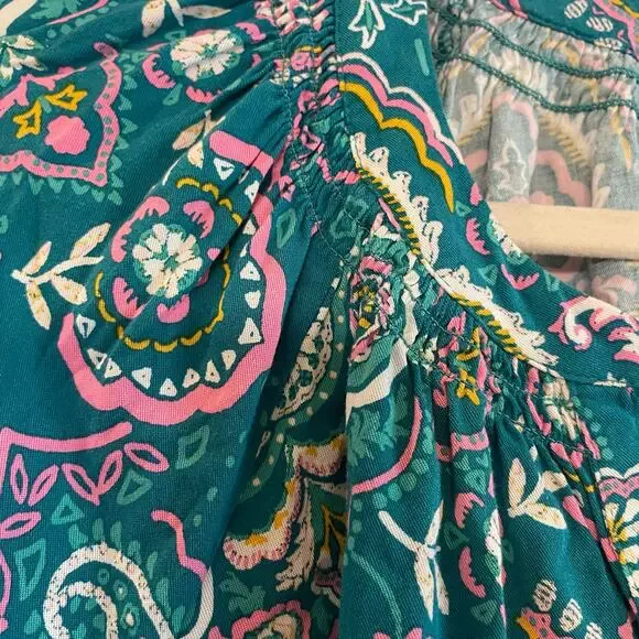 Crown & Ivy PL Paisley 3/4 Sleeve Peasant Top - Picture 4 of 11